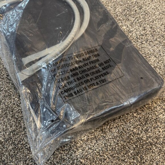 Bella Russo 24" Canvas Weekender Bag - Picture 5 of 7